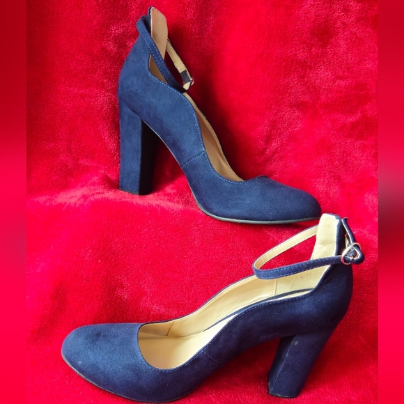 Kaari Blue Navy Blue Suede Ankle Strap Round Toe Heels - Size 7.5 - Picture 1 of 5